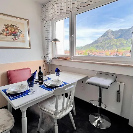 Grosszuegige Wohnung, Bergblick, Vintage Apartment